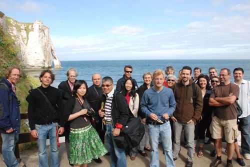 33 nationalités en pélerinage à Etretat pour Normandie Impressionniste