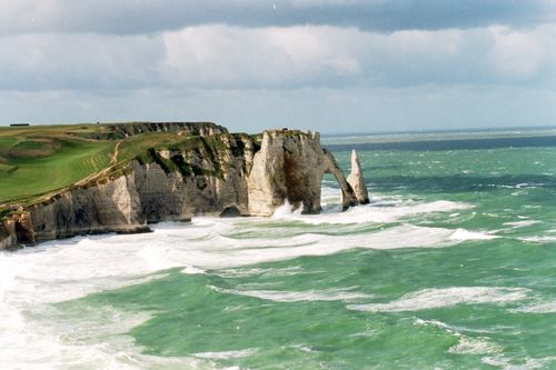 Falaise d'aval et aiguille