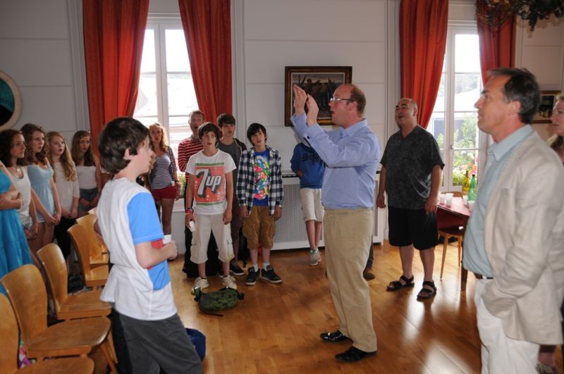 Devant le Maire